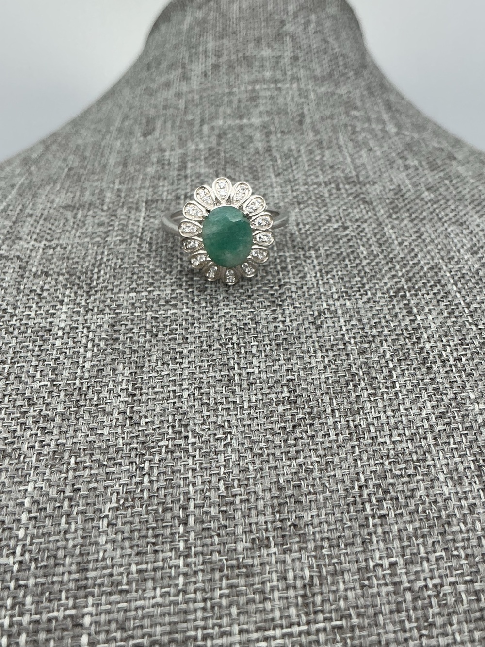Emerald Green Oval Chrysanthemum Halo Ring - Sterling 925